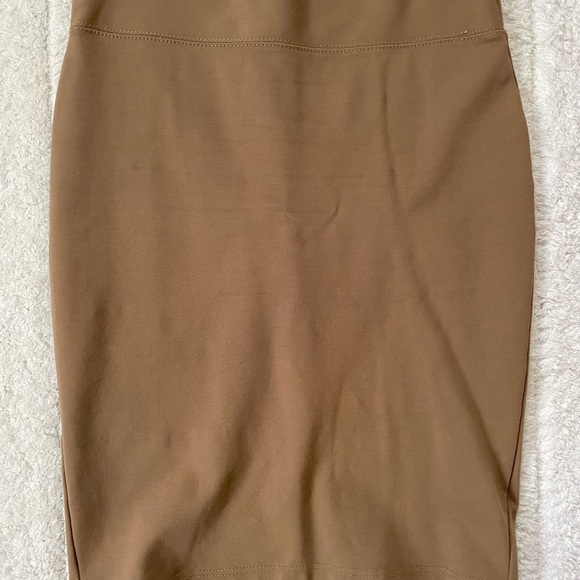 Tan coloured pencil skirt - Picture 1 of 2